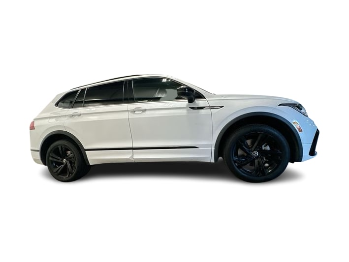 Thumbnail: 2023 Volkswagen Tiguan - 17