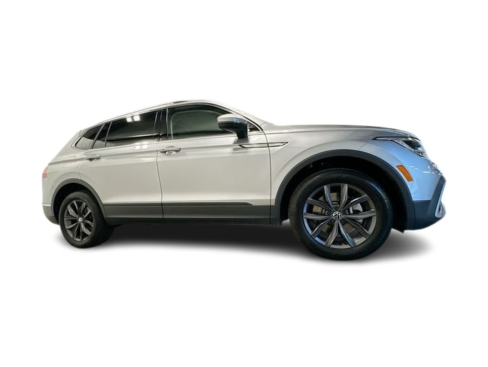 Thumbnail: 2023 Volkswagen Tiguan - 18