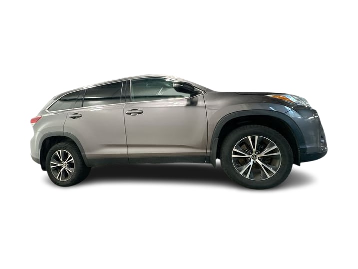 Thumbnail: 2019 Toyota Highlander - 18