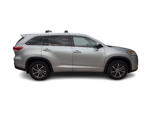 Thumbnail: 2017 Toyota Highlander - 12