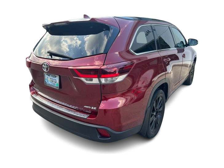 Thumbnail: 2019 Toyota Highlander - 12