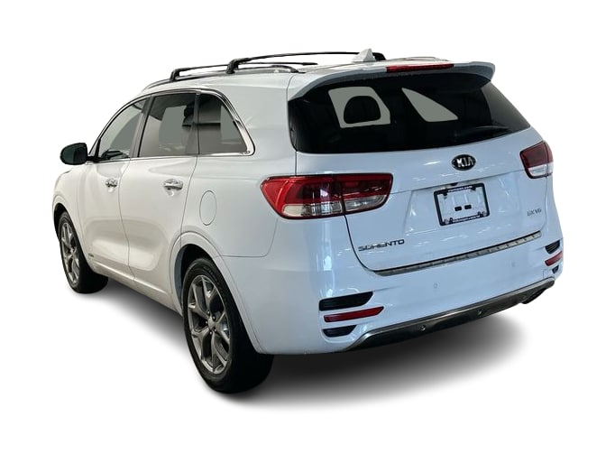 Thumbnail: 2016 Kia Sorento - 4