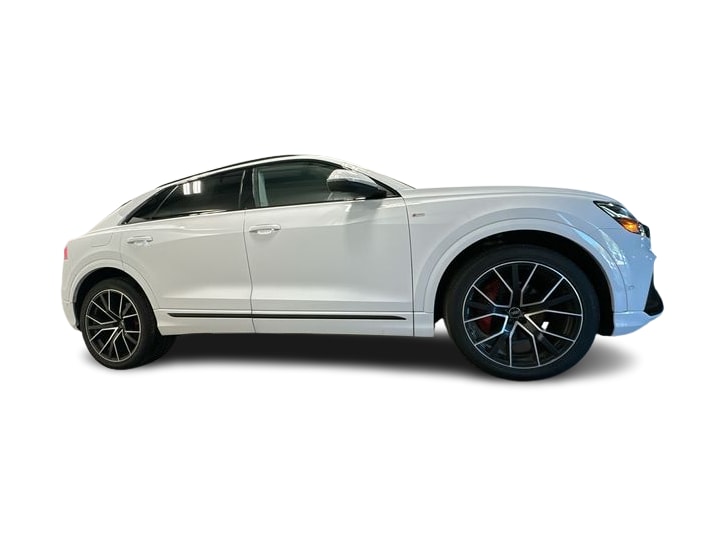 Thumbnail: 2022 Audi Q8 - 18