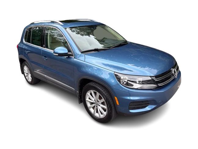 Thumbnail: 2017 Volkswagen Tiguan - 11