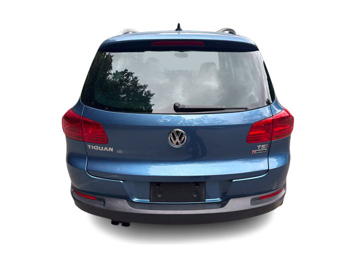 Thumbnail: 2017 Volkswagen Tiguan - 4