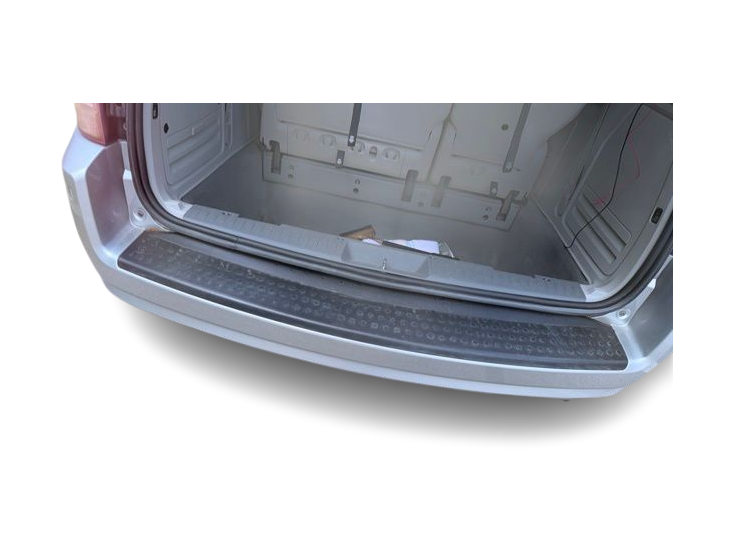 Thumbnail: 2010 Chrysler Town & Country - 13