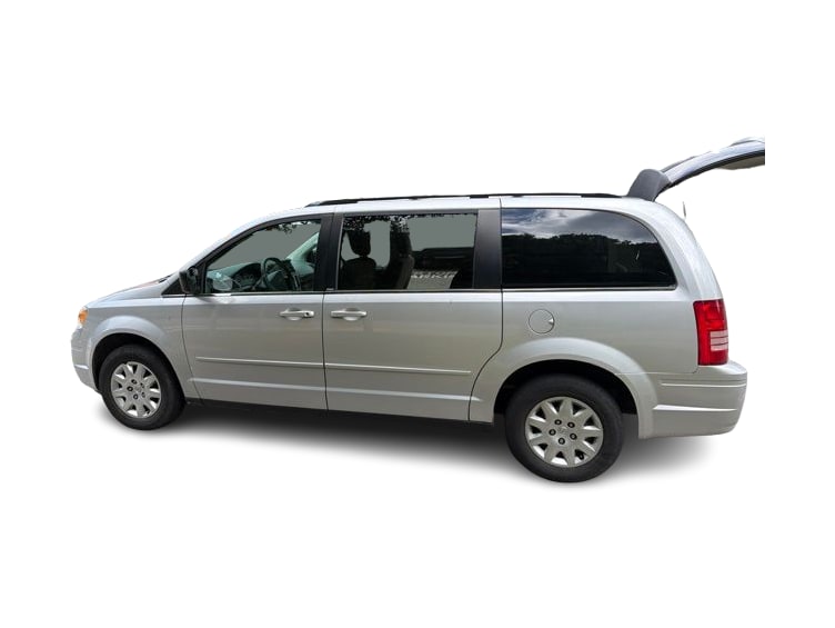 Thumbnail: 2010 Chrysler Town & Country - 3