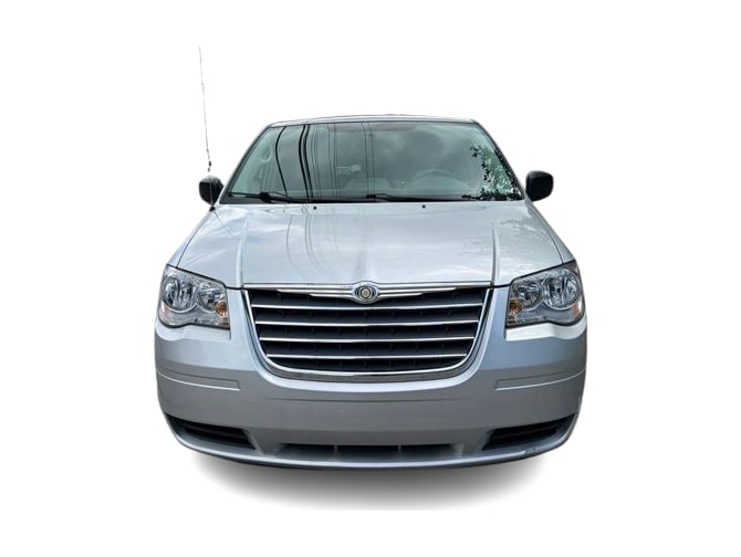 Thumbnail: 2010 Chrysler Town & Country - 5