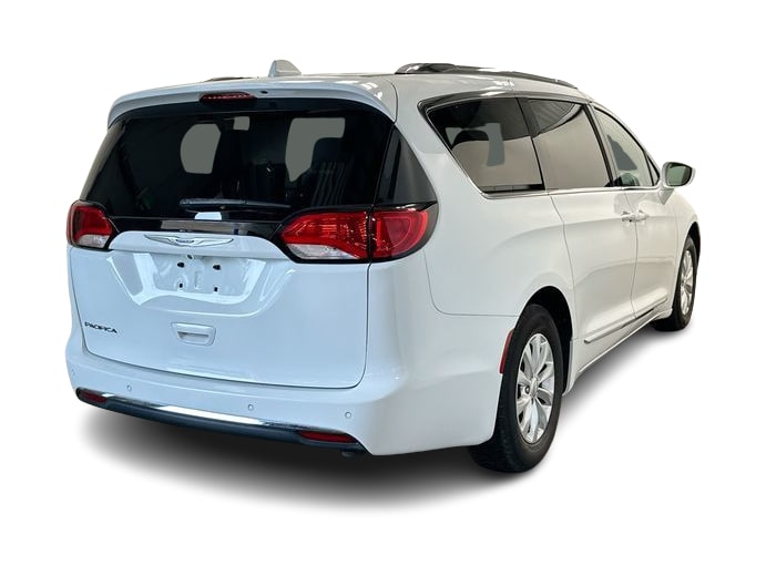 Thumbnail: 2019 Chrysler Pacifica - 22