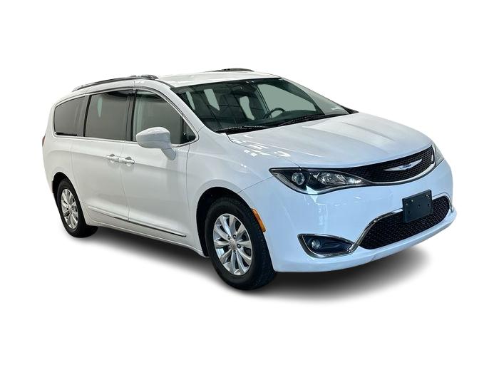 Thumbnail: 2019 Chrysler Pacifica - 21