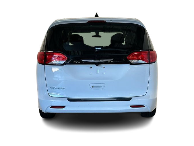 Thumbnail: 2022 Chrysler Voyager - 5