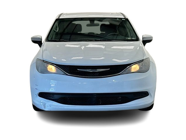 Thumbnail: 2022 Chrysler Voyager - 33