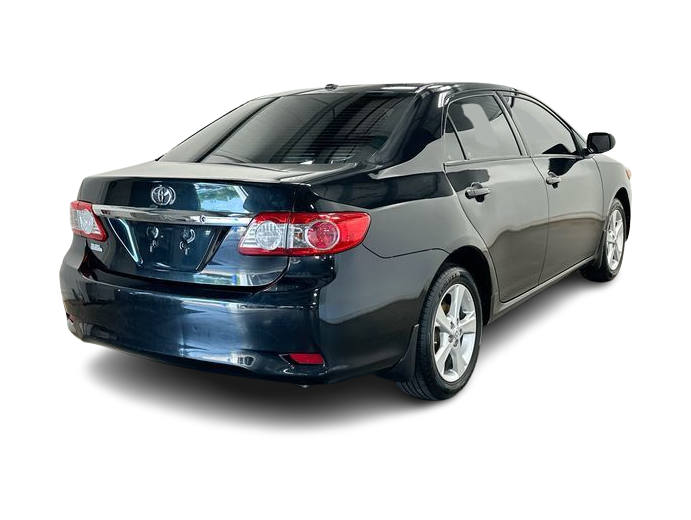 Thumbnail: 2013 Toyota Corolla - 28