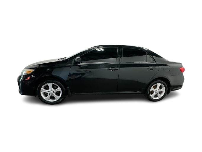 Thumbnail: 2013 Toyota Corolla - 3