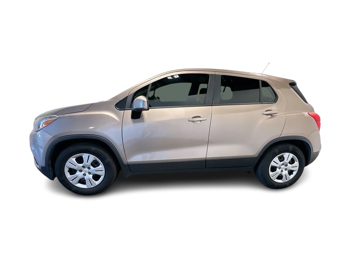 Thumbnail: 2018 Chevrolet Trax - 3
