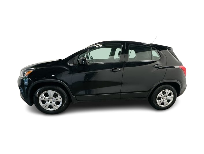 Thumbnail: 2018 Chevrolet Trax - 3