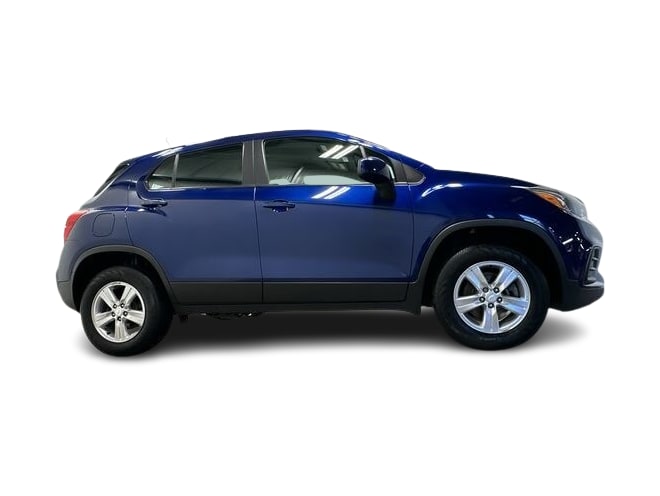 Thumbnail: 2017 Chevrolet Trax - 18