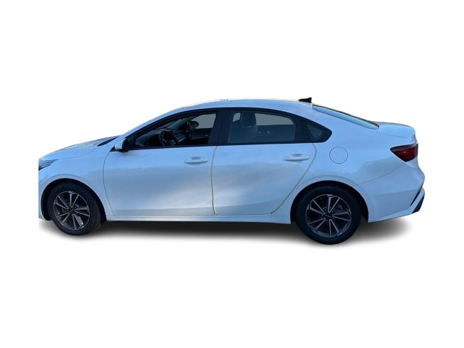 Thumbnail: 2023 Kia Forte - 3