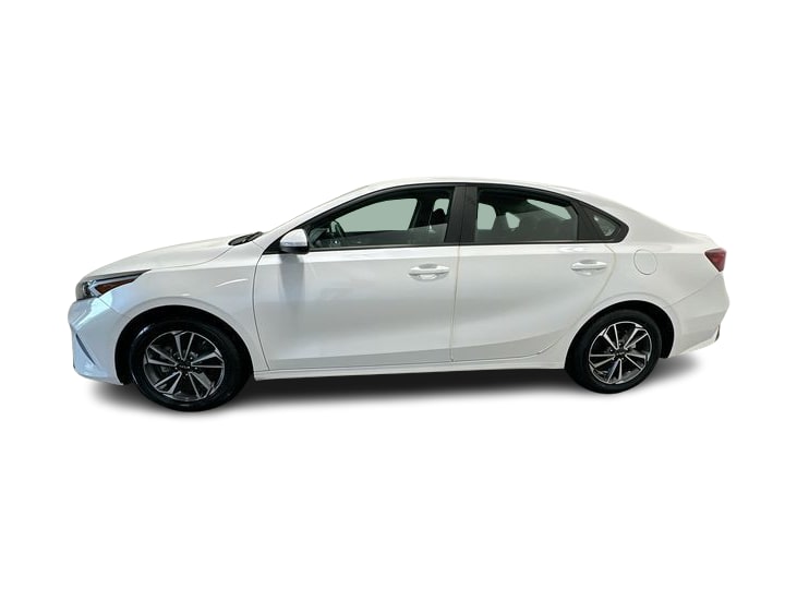 Thumbnail: 2023 Kia Forte - 3