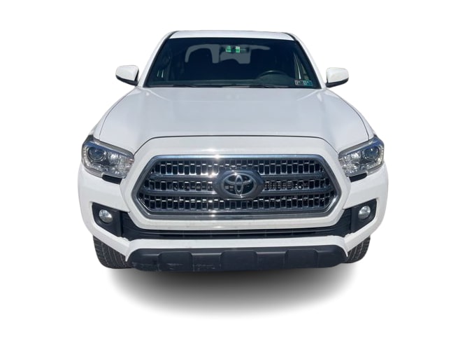 Thumbnail: 2017 Toyota Tacoma - 6