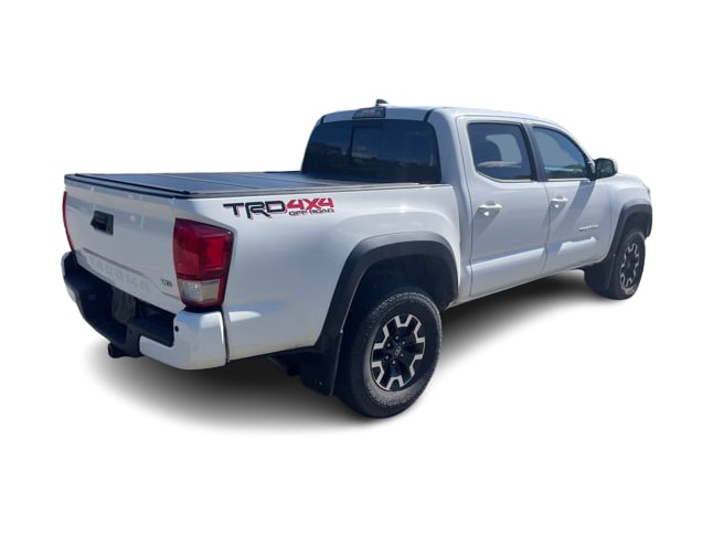 Thumbnail: 2017 Toyota Tacoma - 22