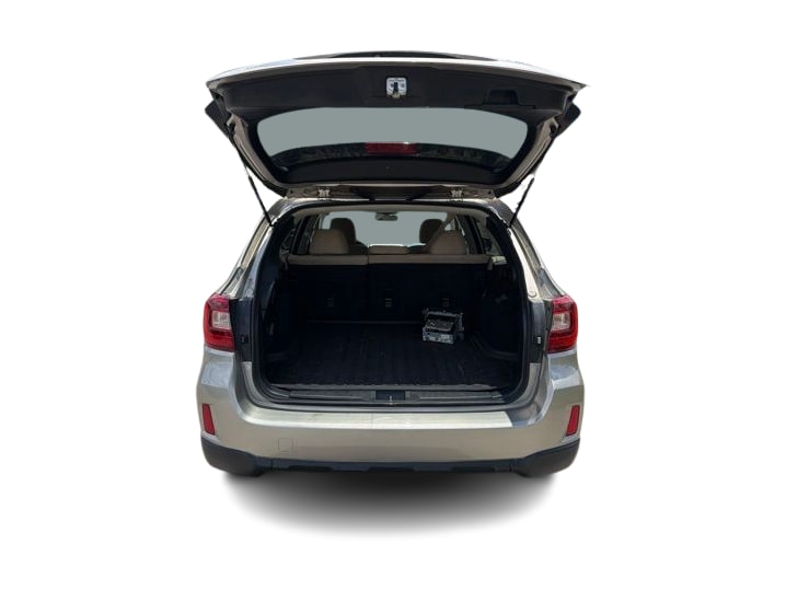 Thumbnail: 2016 Subaru Outback - 16