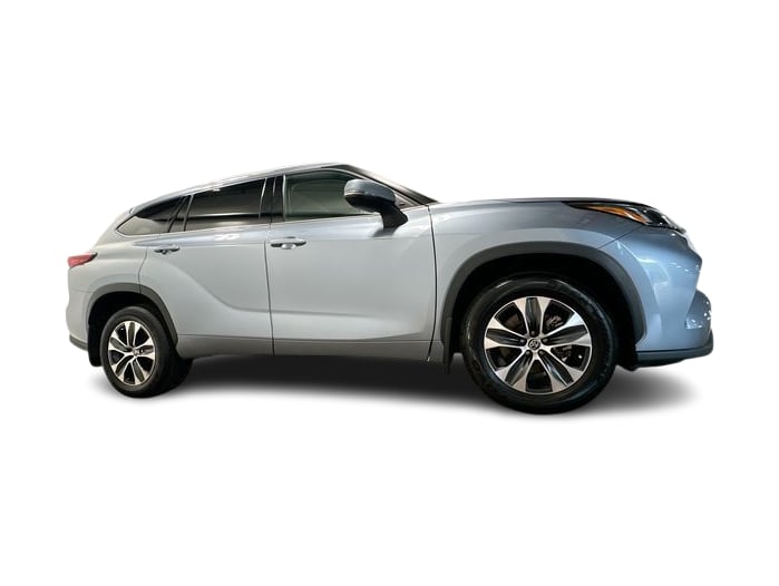 Thumbnail: 2022 Toyota Highlander - 19