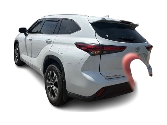 Thumbnail: 2022 Toyota Highlander - 4