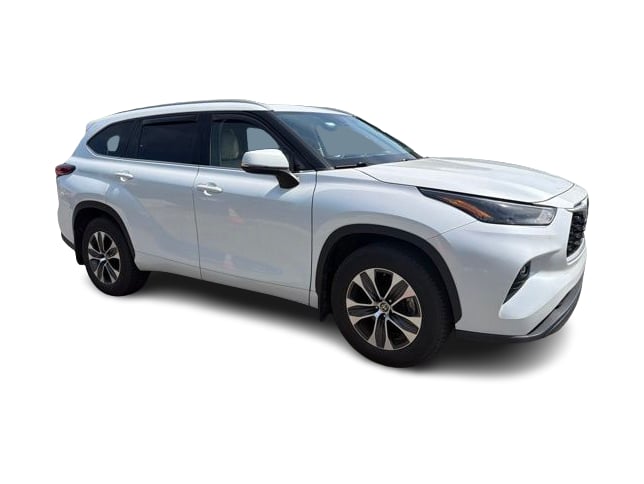 Thumbnail: 2022 Toyota Highlander - 17