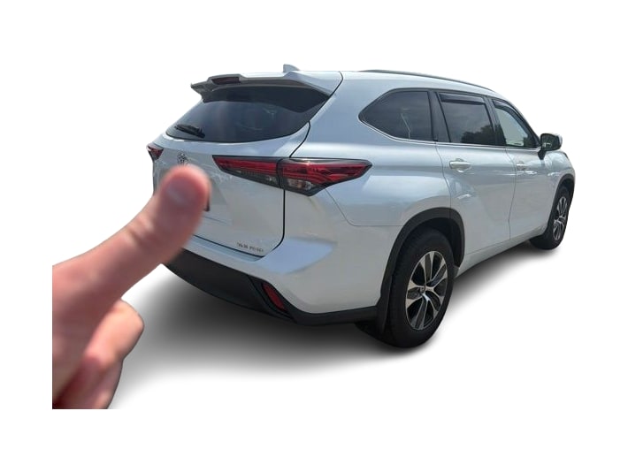 Thumbnail: 2022 Toyota Highlander - 19