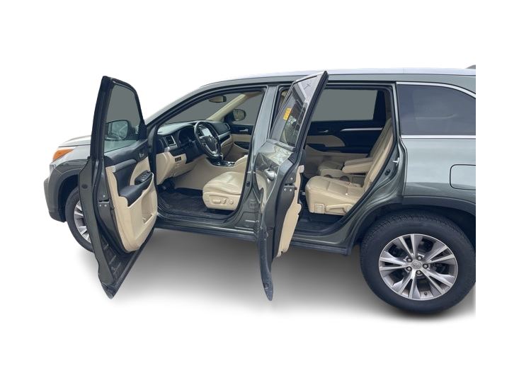 Thumbnail: 2015 Toyota Highlander - 3