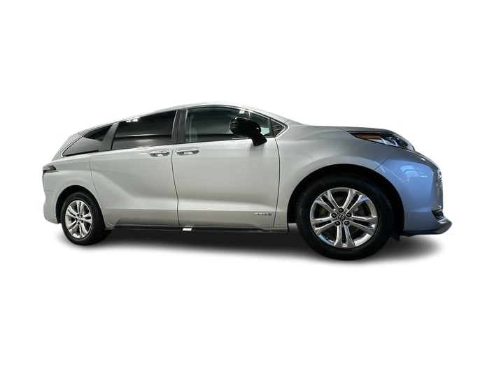 Thumbnail: 2021 Toyota Sienna - 16
