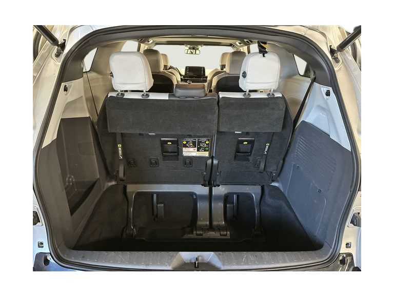 Thumbnail: 2021 Toyota Sienna - 15