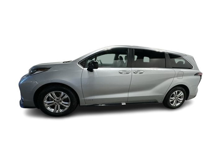 Thumbnail: 2021 Toyota Sienna - 3