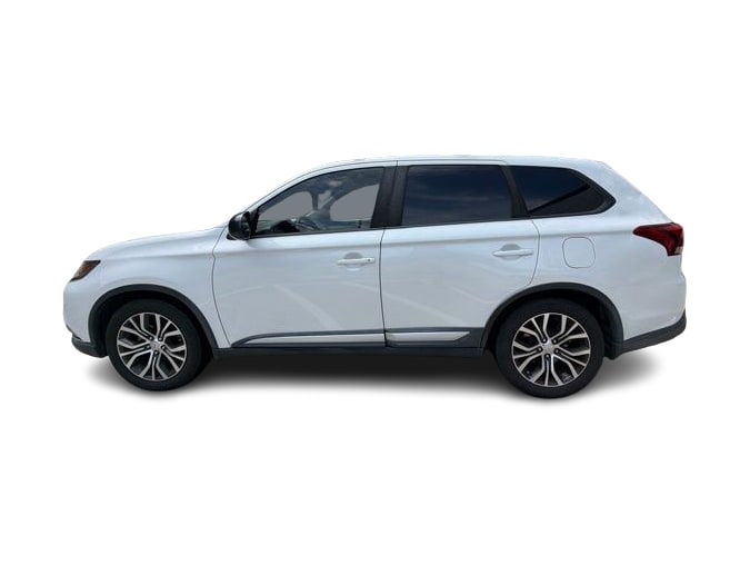 Thumbnail: 2017 Mitsubishi Outlander - 3