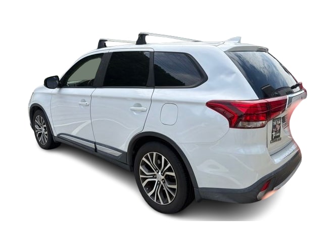 Thumbnail: 2017 Mitsubishi Outlander - 4