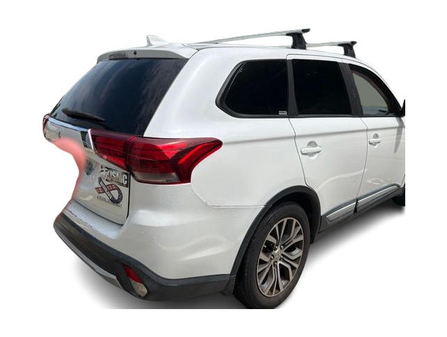 Thumbnail: 2017 Mitsubishi Outlander - 17