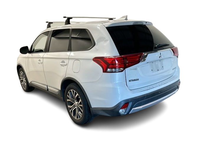 Thumbnail: 2017 Mitsubishi Outlander - 4