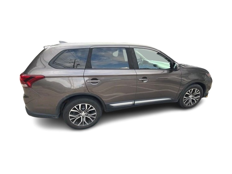 Thumbnail: 2018 Mitsubishi Outlander - 18