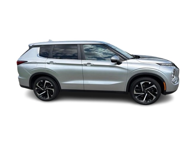 Thumbnail: 2022 Mitsubishi Outlander - 19