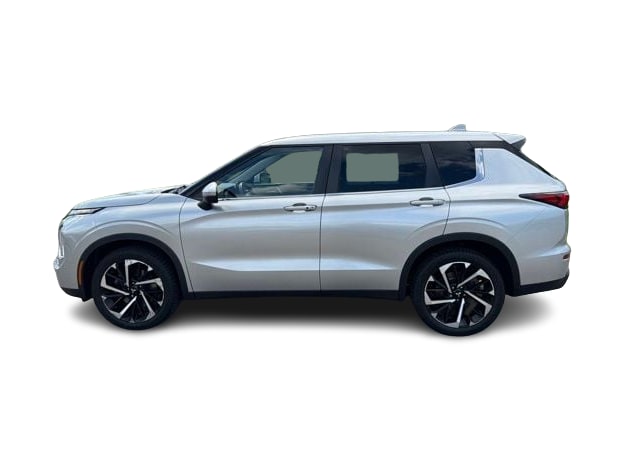 Thumbnail: 2022 Mitsubishi Outlander - 3