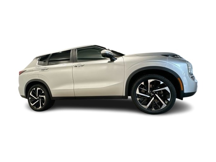 Thumbnail: 2022 Mitsubishi Outlander - 13