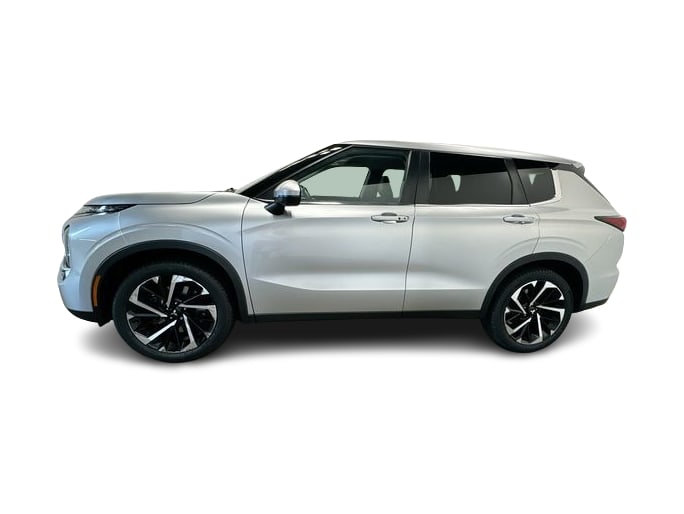 Thumbnail: 2022 Mitsubishi Outlander - 3