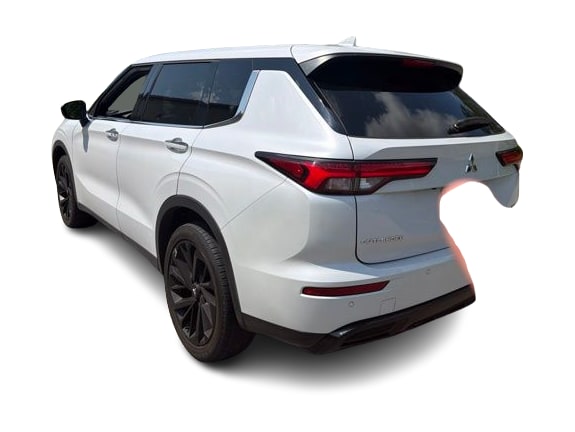 Thumbnail: 2023 Mitsubishi Outlander - 4