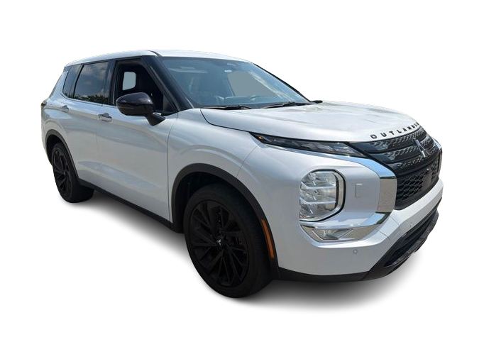 Thumbnail: 2023 Mitsubishi Outlander - 16