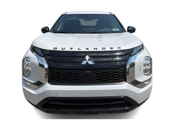 Thumbnail: 2023 Mitsubishi Outlander - 6