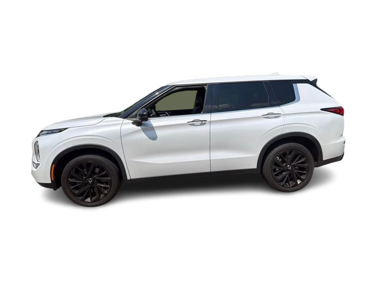 Thumbnail: 2023 Mitsubishi Outlander - 19