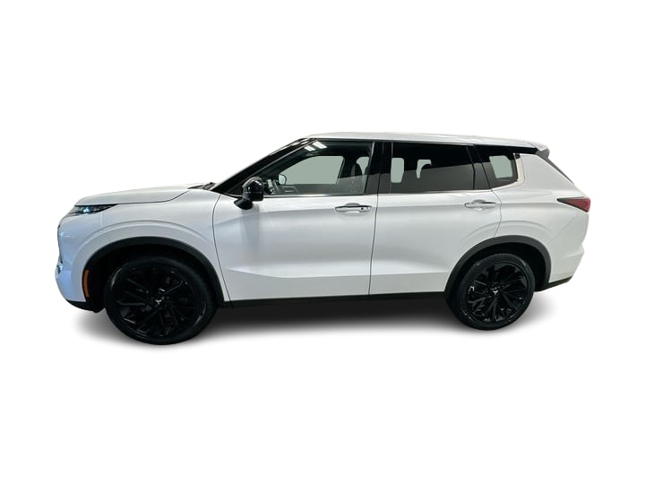 Thumbnail: 2023 Mitsubishi Outlander - 3
