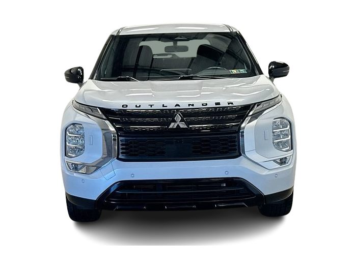 Thumbnail: 2023 Mitsubishi Outlander - 33