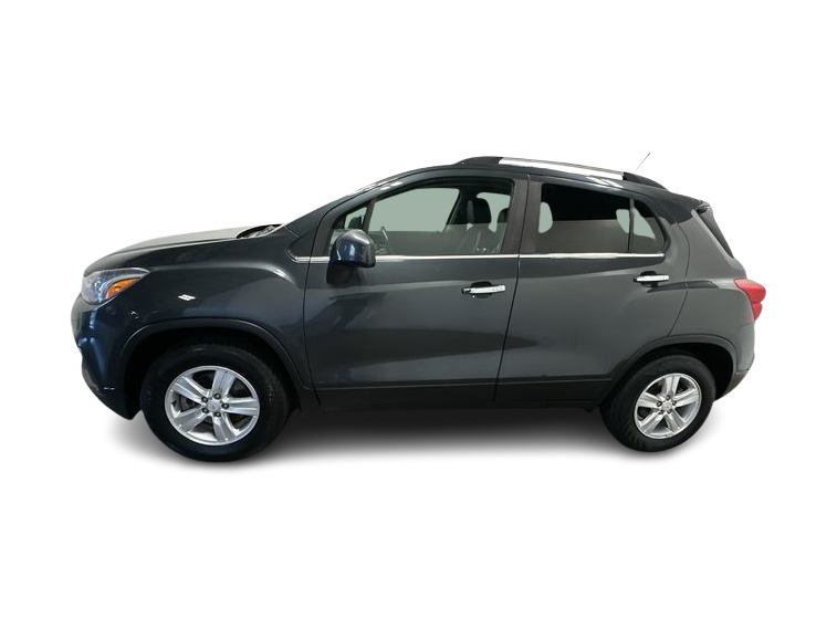 Thumbnail: 2018 Chevrolet Trax - 3